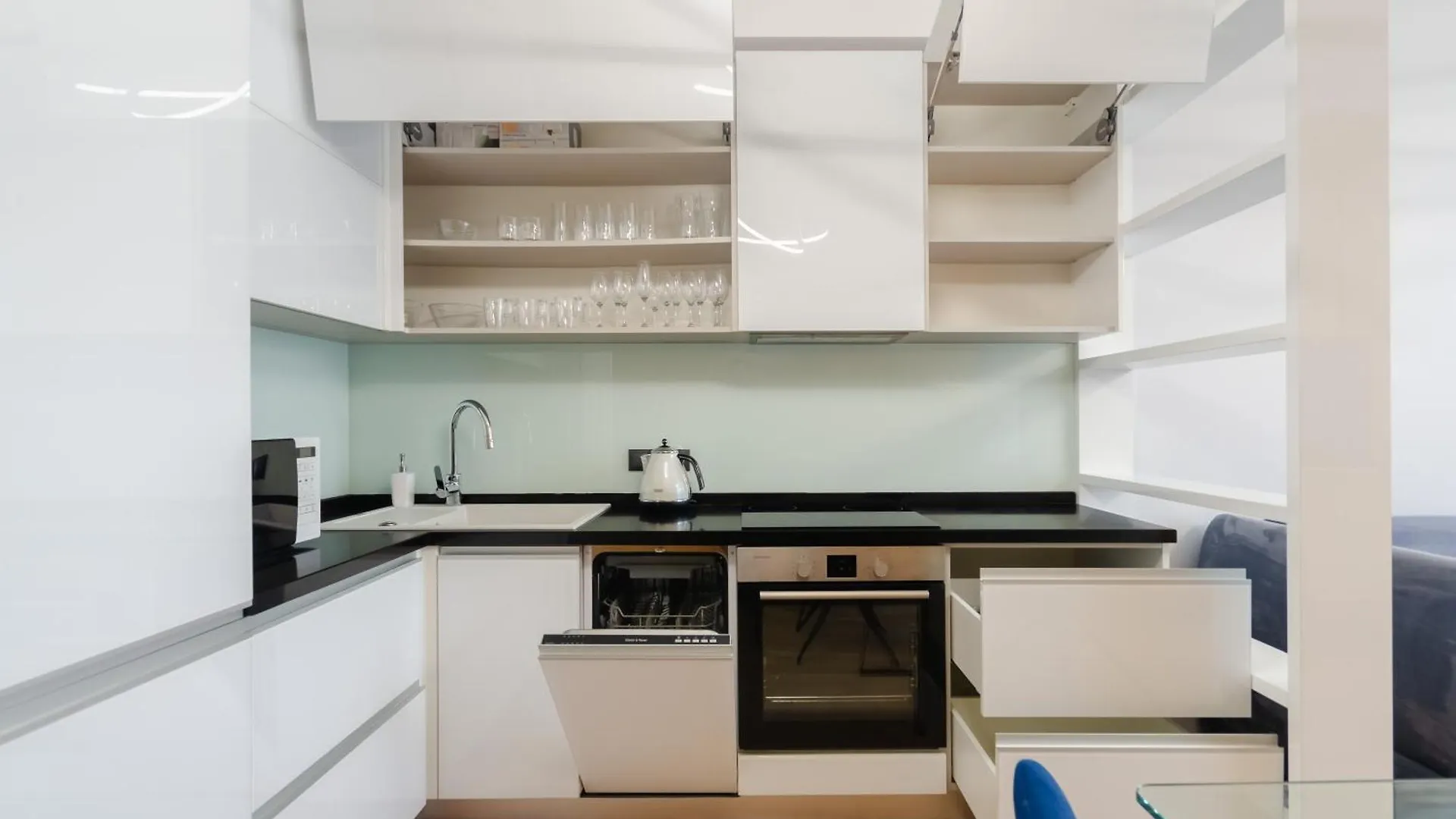 Petrovdom Apartments 12-94 In Rc Tetris Hall, Dilova 1-2 Киев