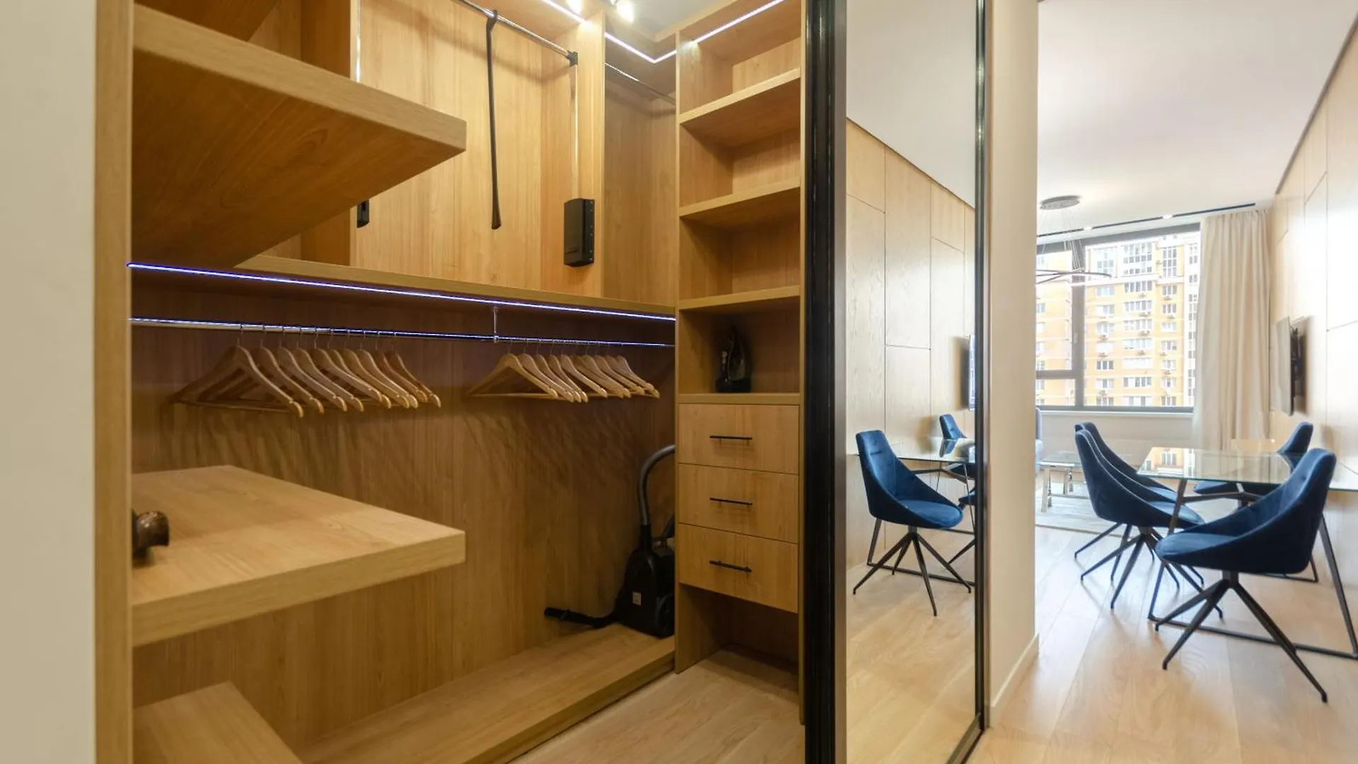Petrovdom Apartments 12-94 In Rc Tetris Hall, Dilova 1-2 Киев 0*,  Украина