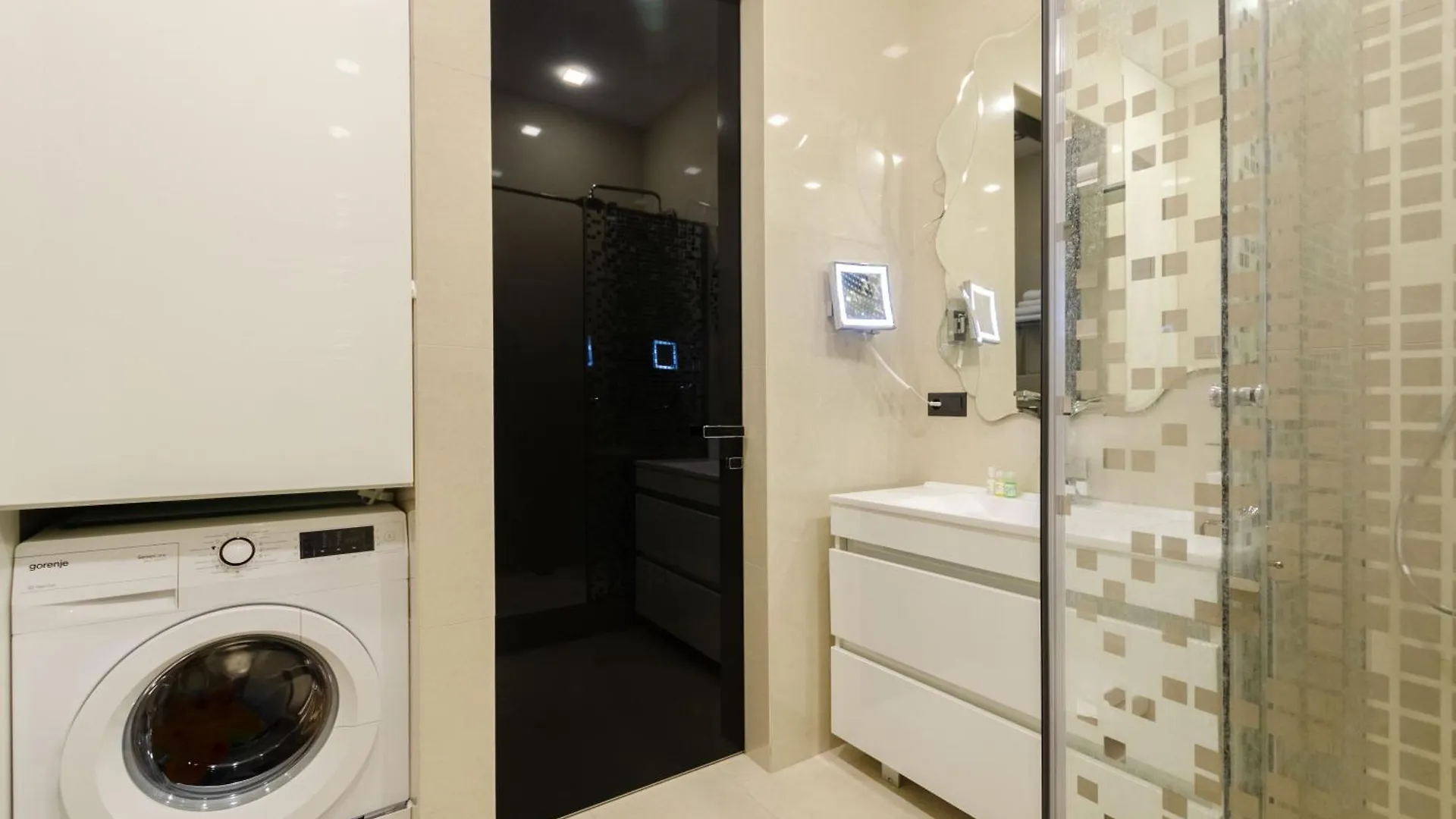 Petrovdom Apartments 12-94 In Rc Tetris Hall, Dilova 1-2 Киев 0*,  Украина
